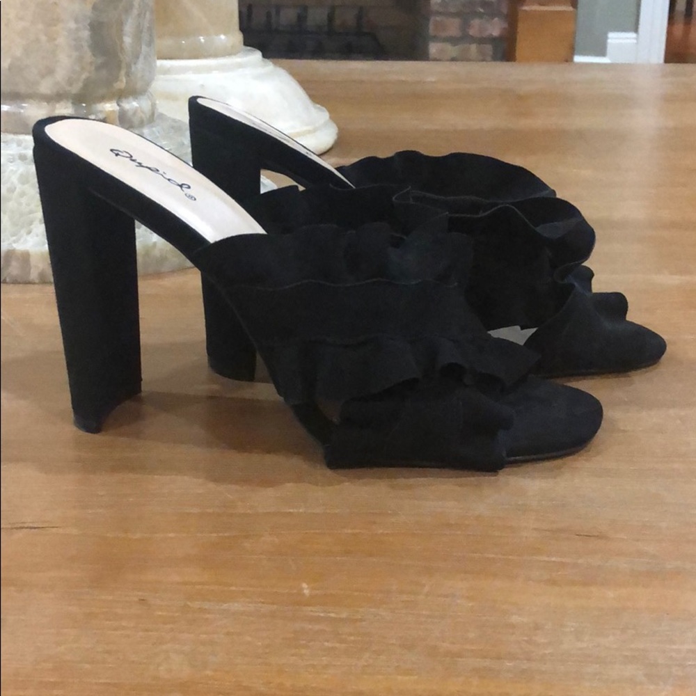 Black Ruffle Heeled Slides size 9